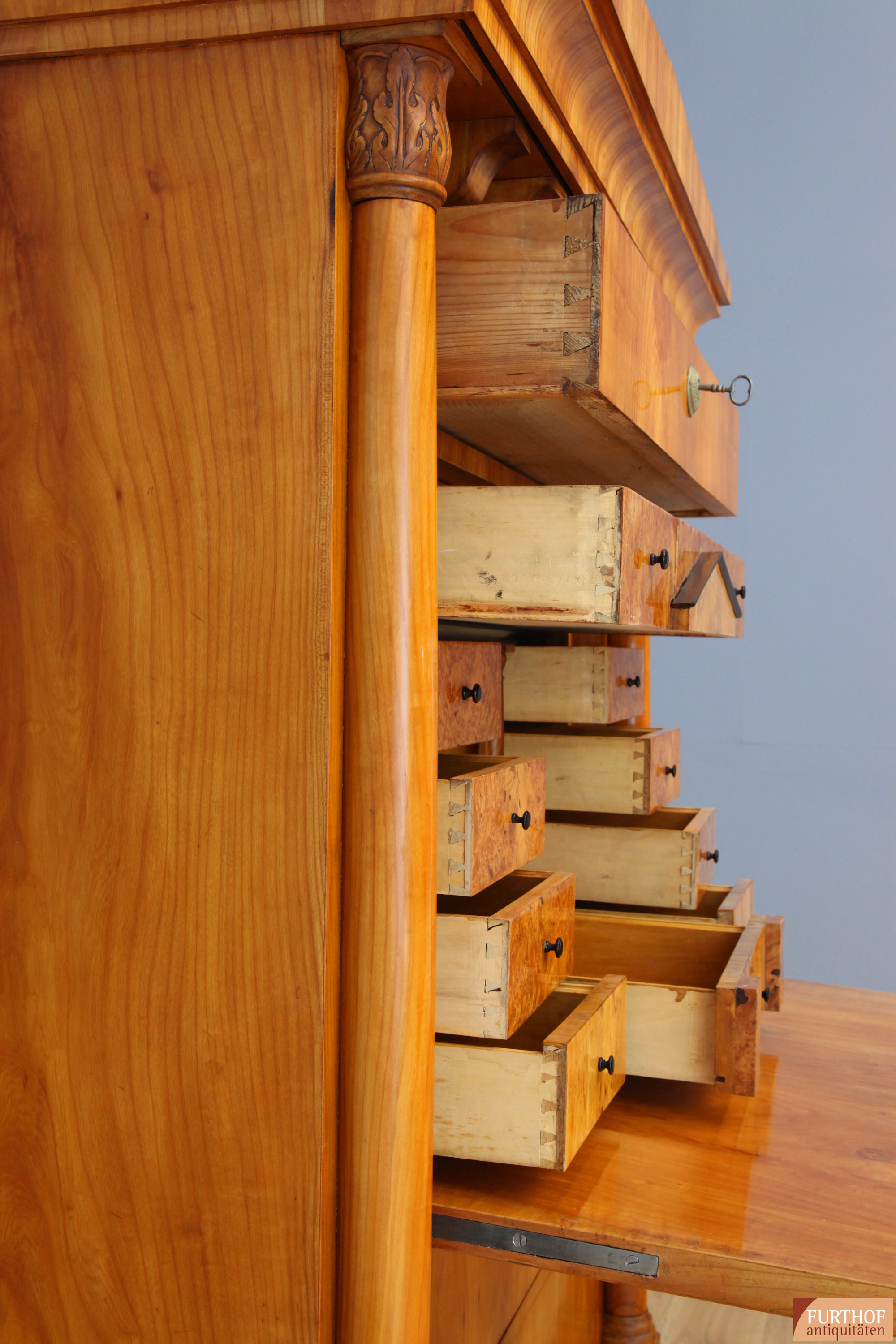 Biedermeier Sekretär aus Kirschbaum | Furthof Antikmöbel GmbH