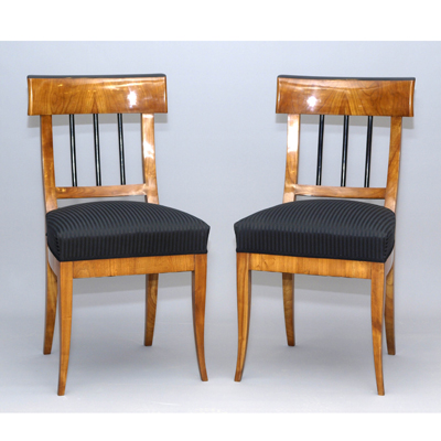 Antike Stühle, Sessel und Sofas