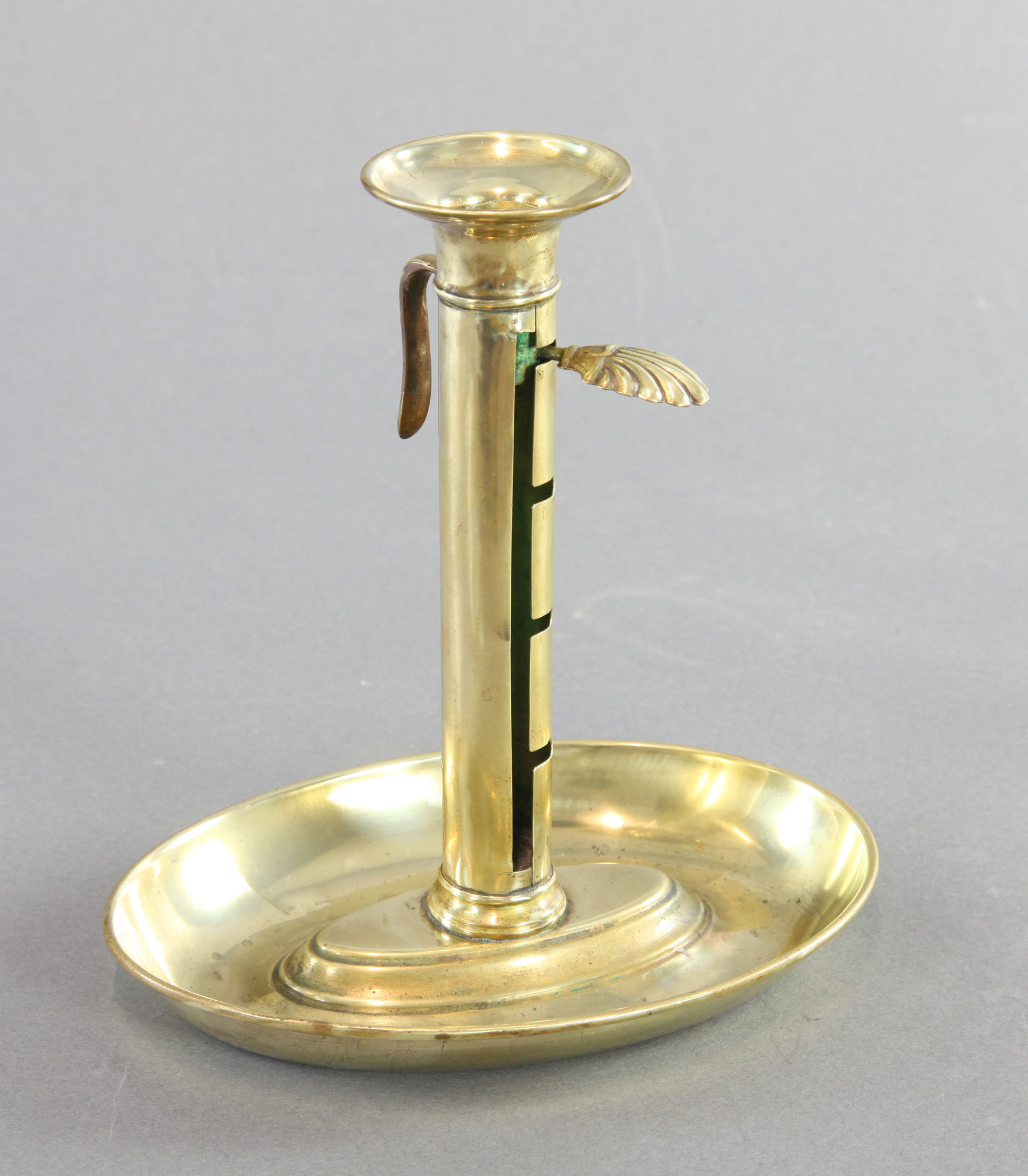 Biedermeier Kerzenleuchter aus Messing, höhenverstellbar, 19. Jahrhundert