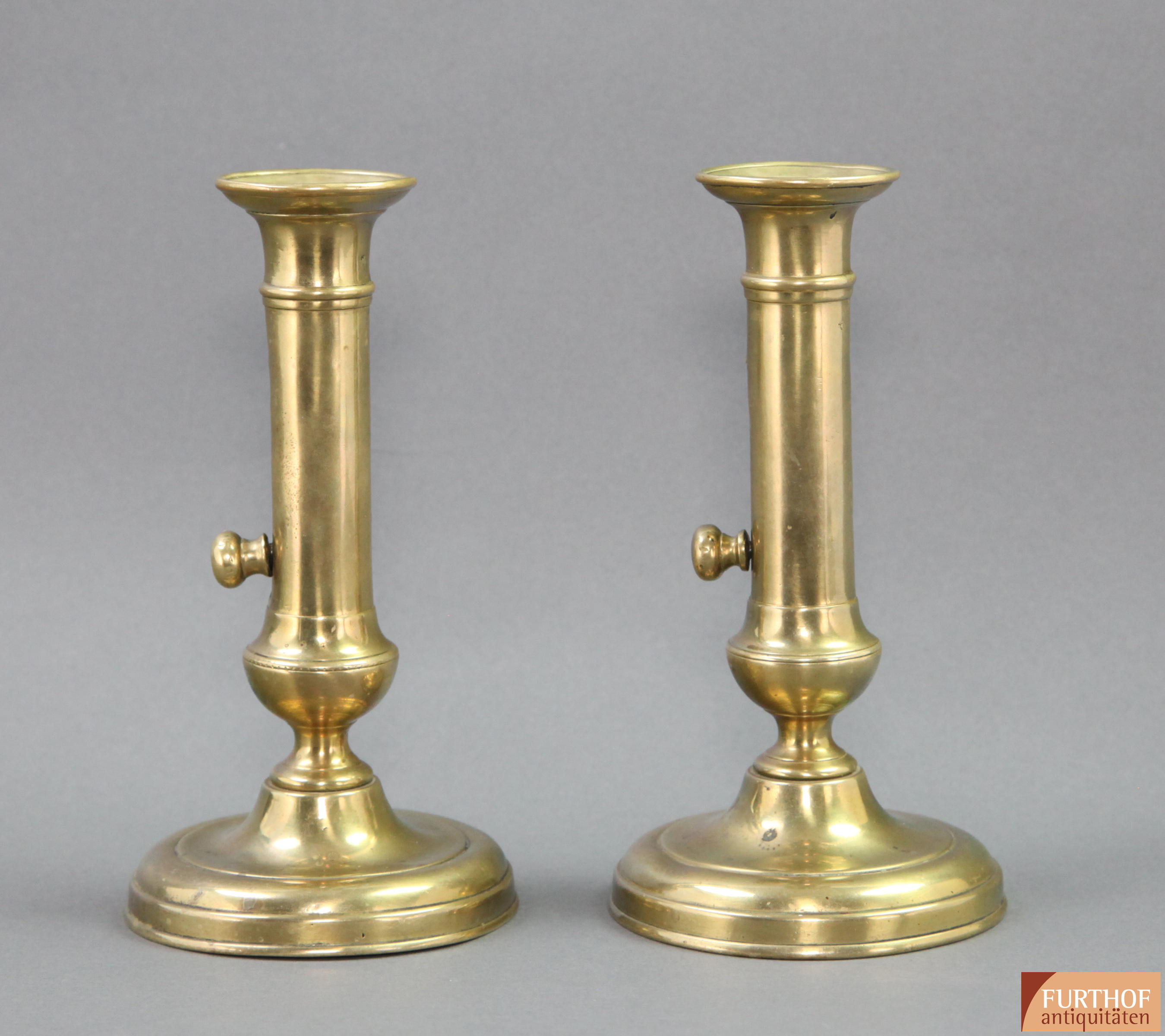 Paar Biedermeier Kerzenständer aus Messing von 1830