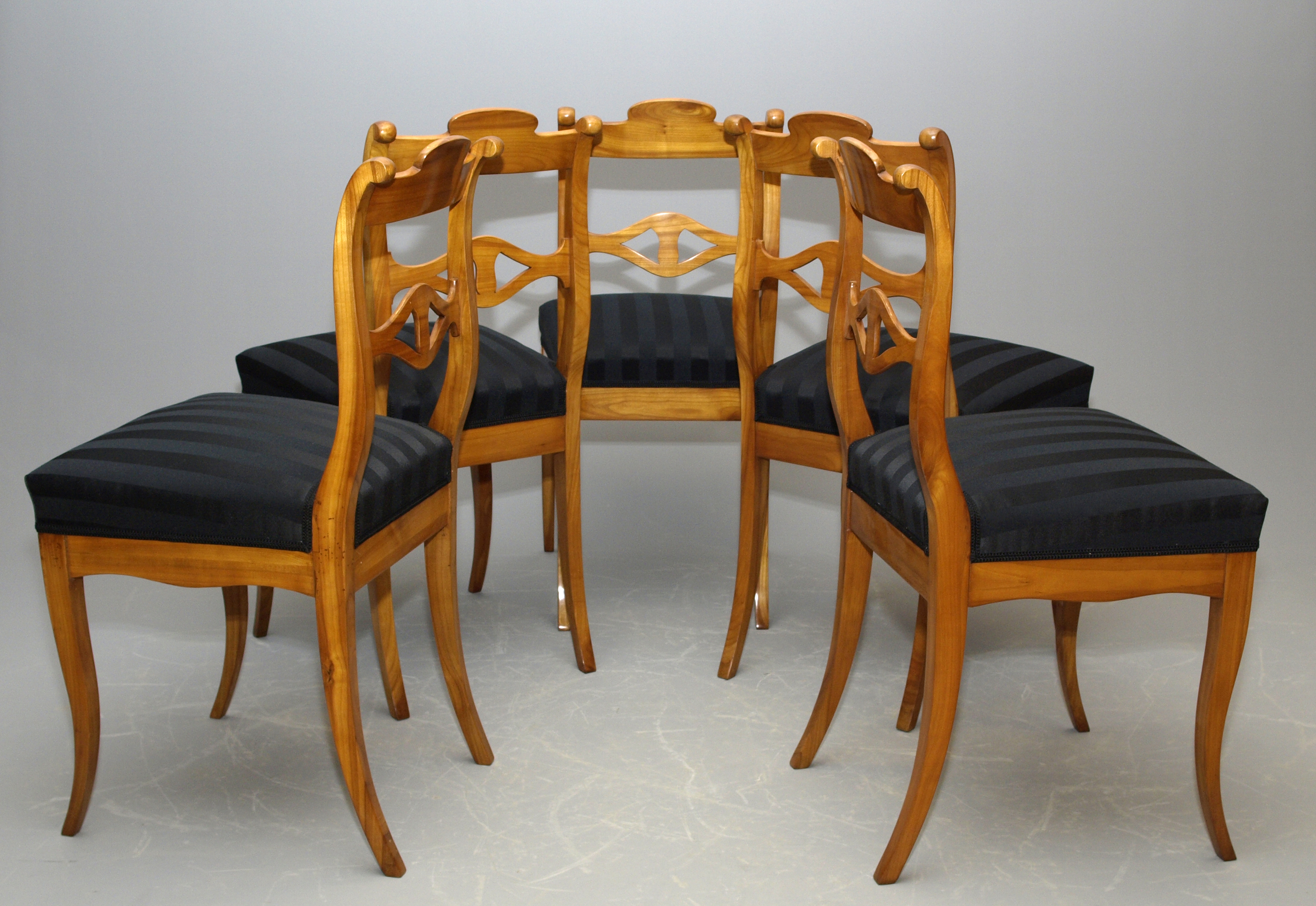 Spätbiedermeier Stühle aus Kirschbaum