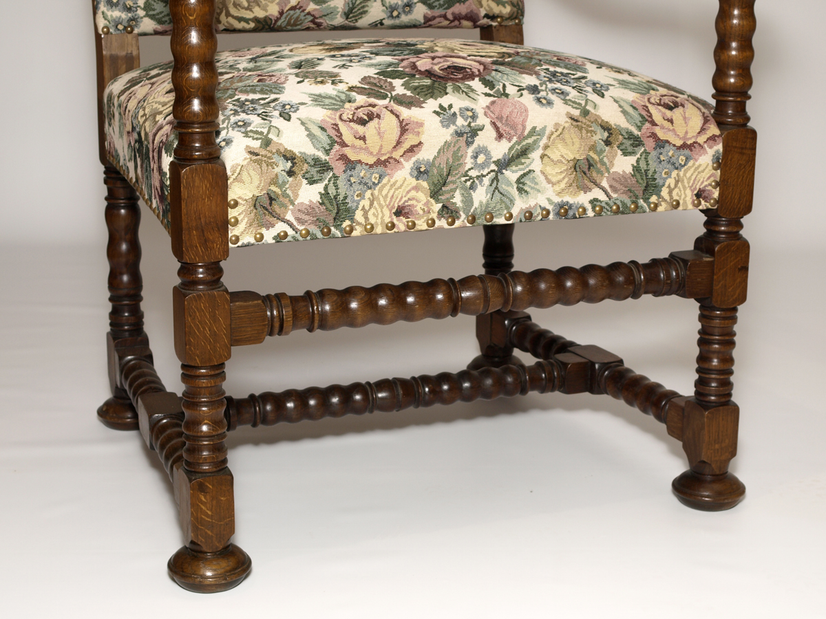 Gründerzeit Sessel mit floralem Bezug