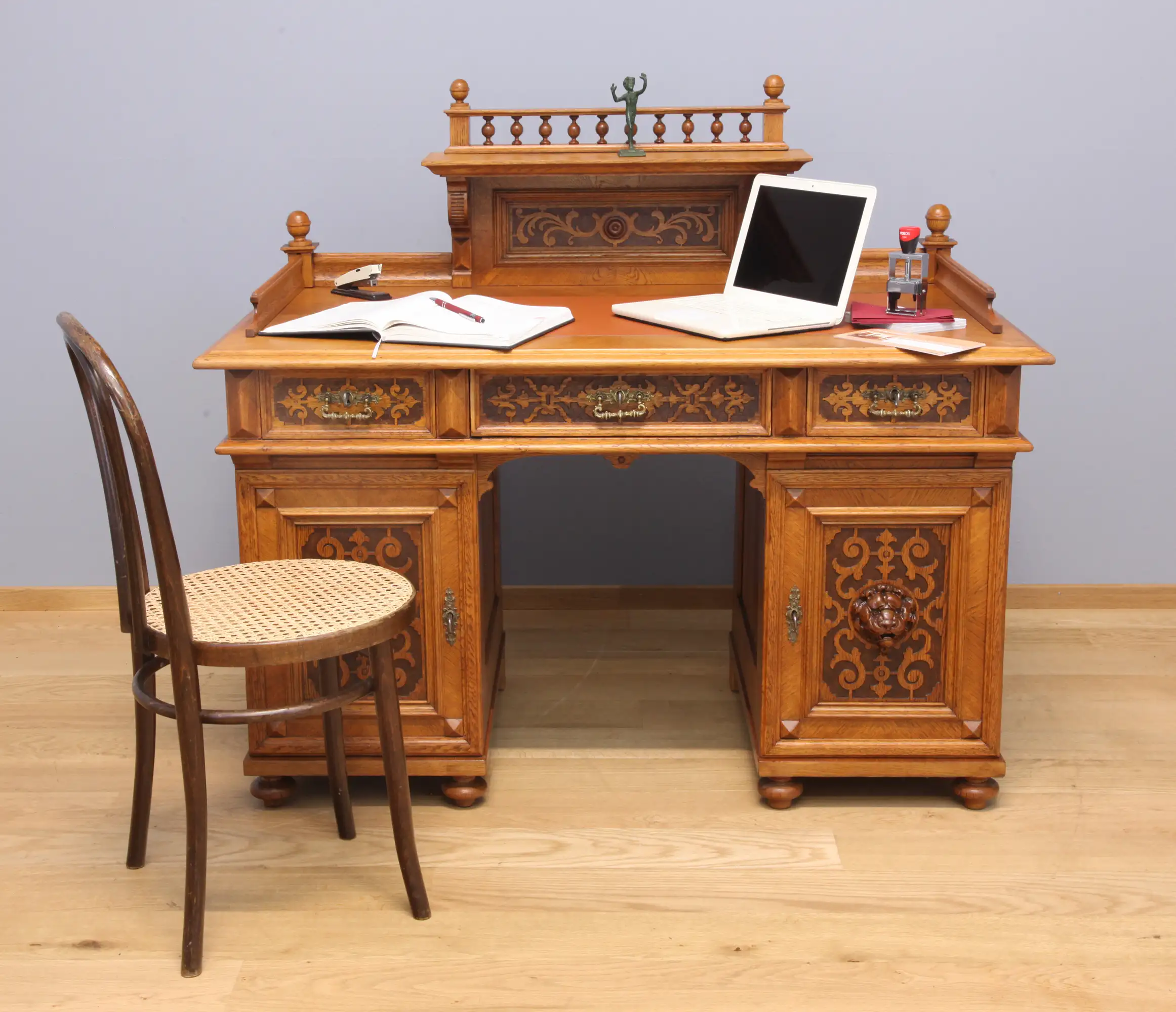 Gründerzeit Schreibtisch aus Eiche