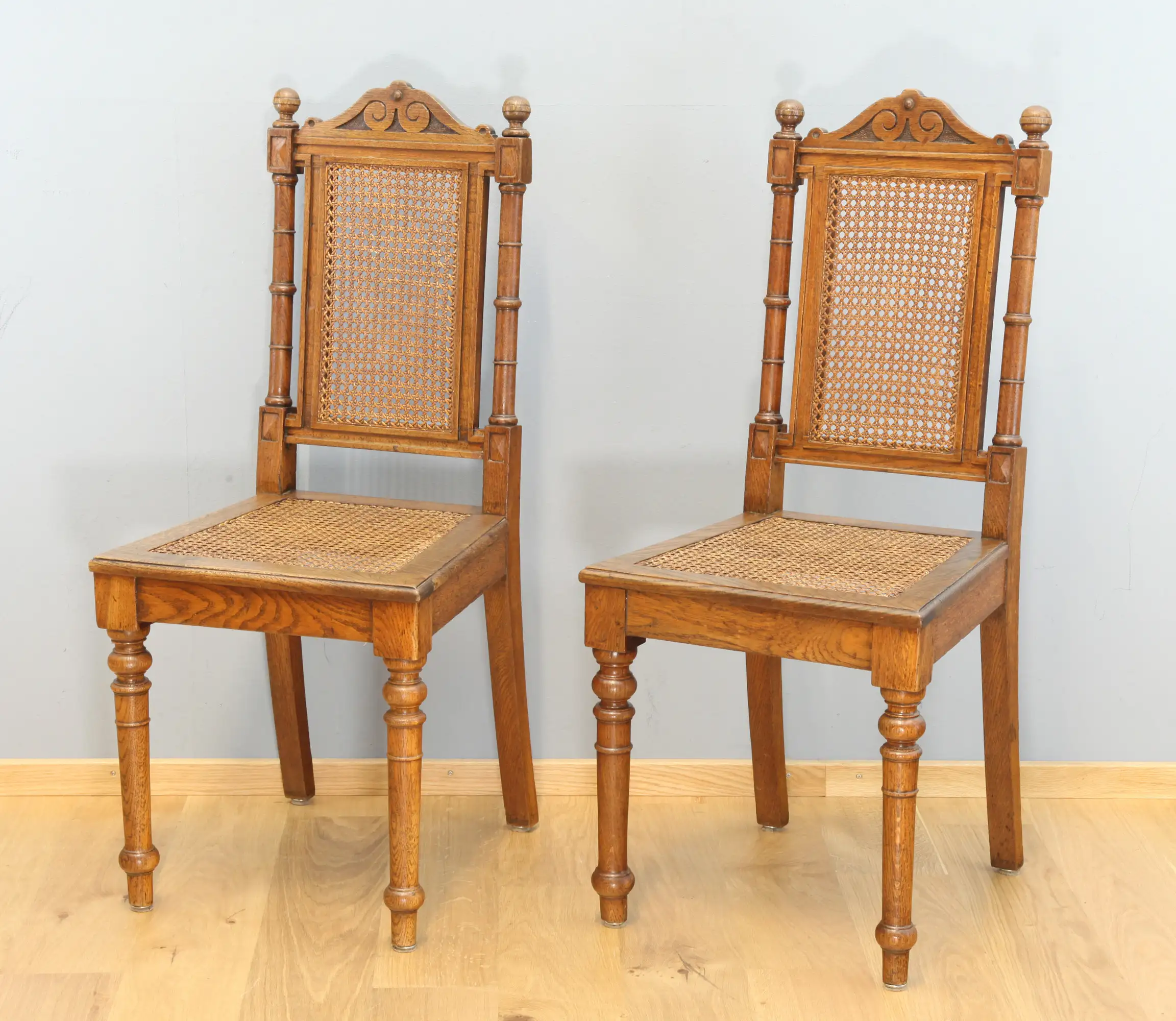 Paar Gründerzeit Stühle aus Eiche